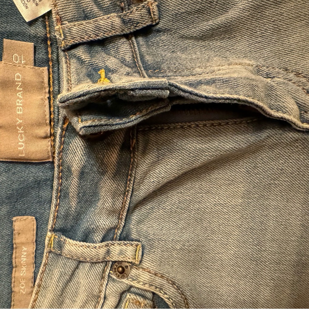 Lucky brand new kids 10 jeans - Picture 2 of 4